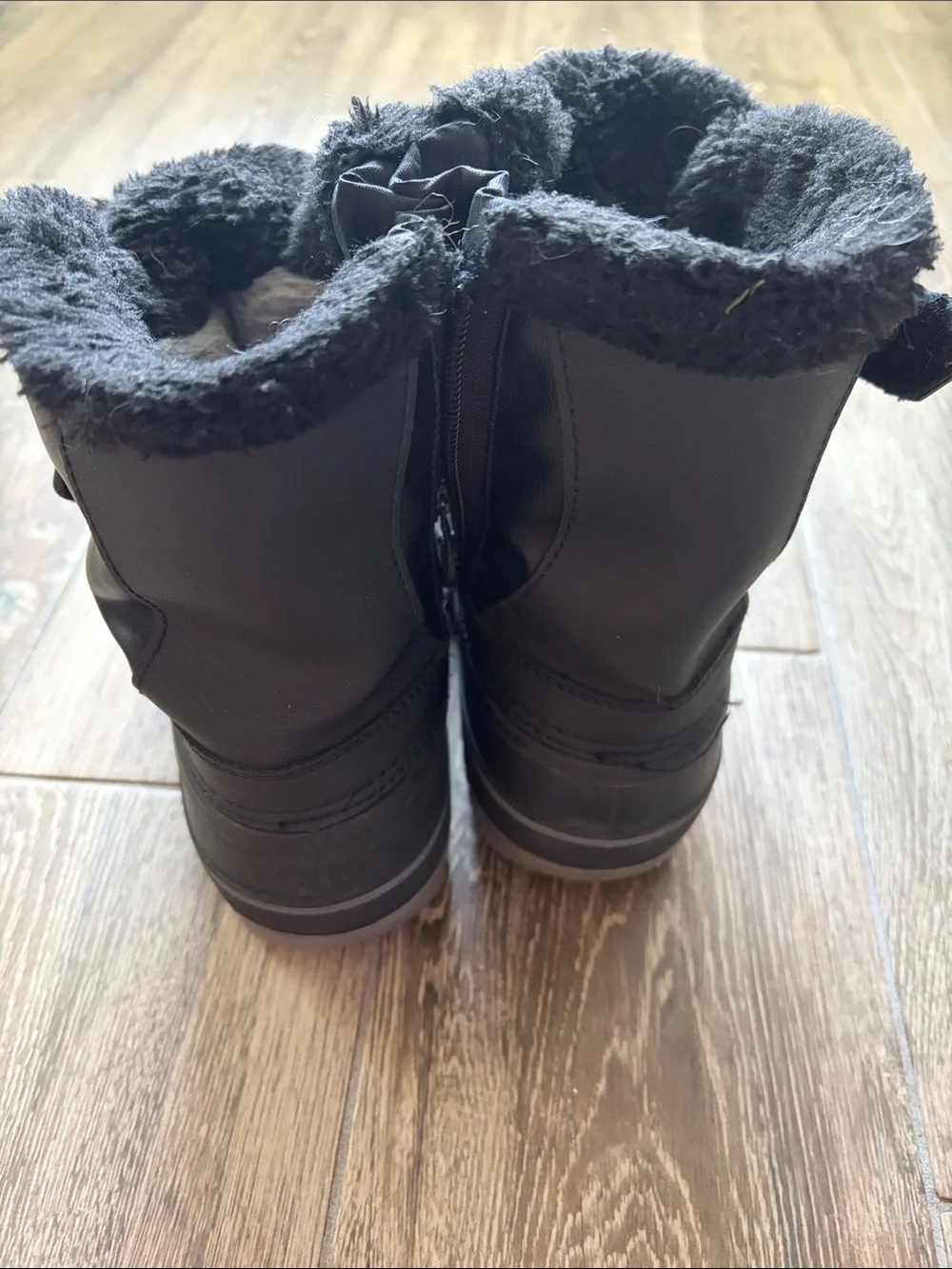Kids Black Insulated Winter Boots with Fleece Collar, Size 1